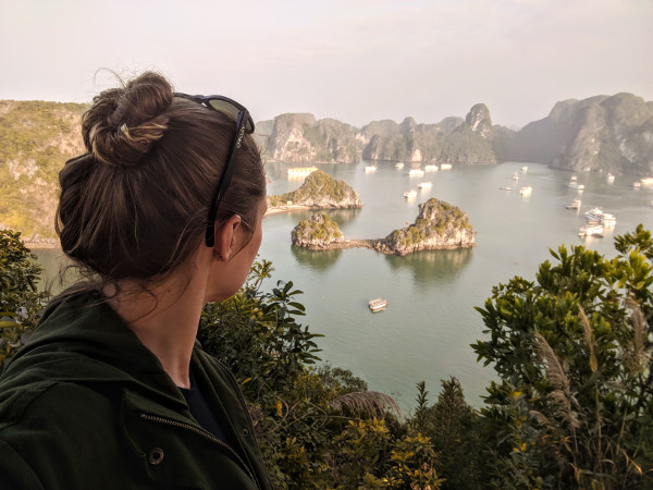 halong bay vietnam girl boats islands