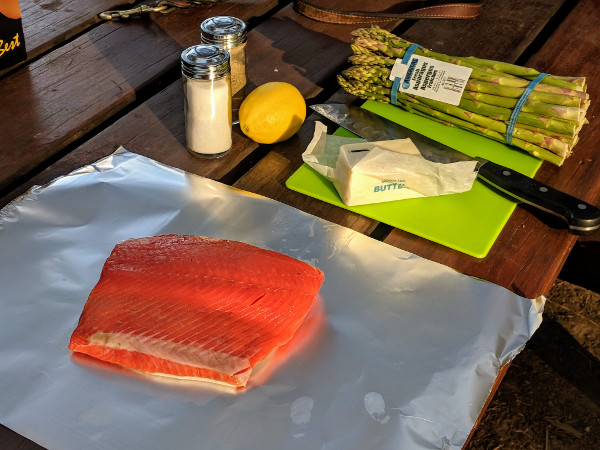easy lemon butter salmon asparagus foil packet